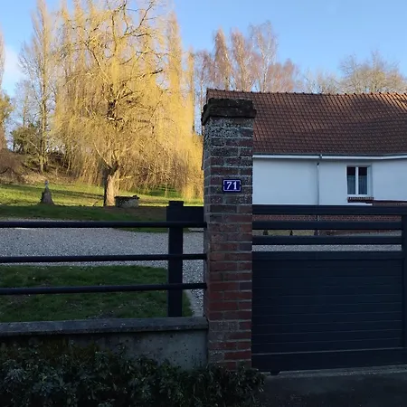 A La Ferme Semesterbostad Mons-Boubert